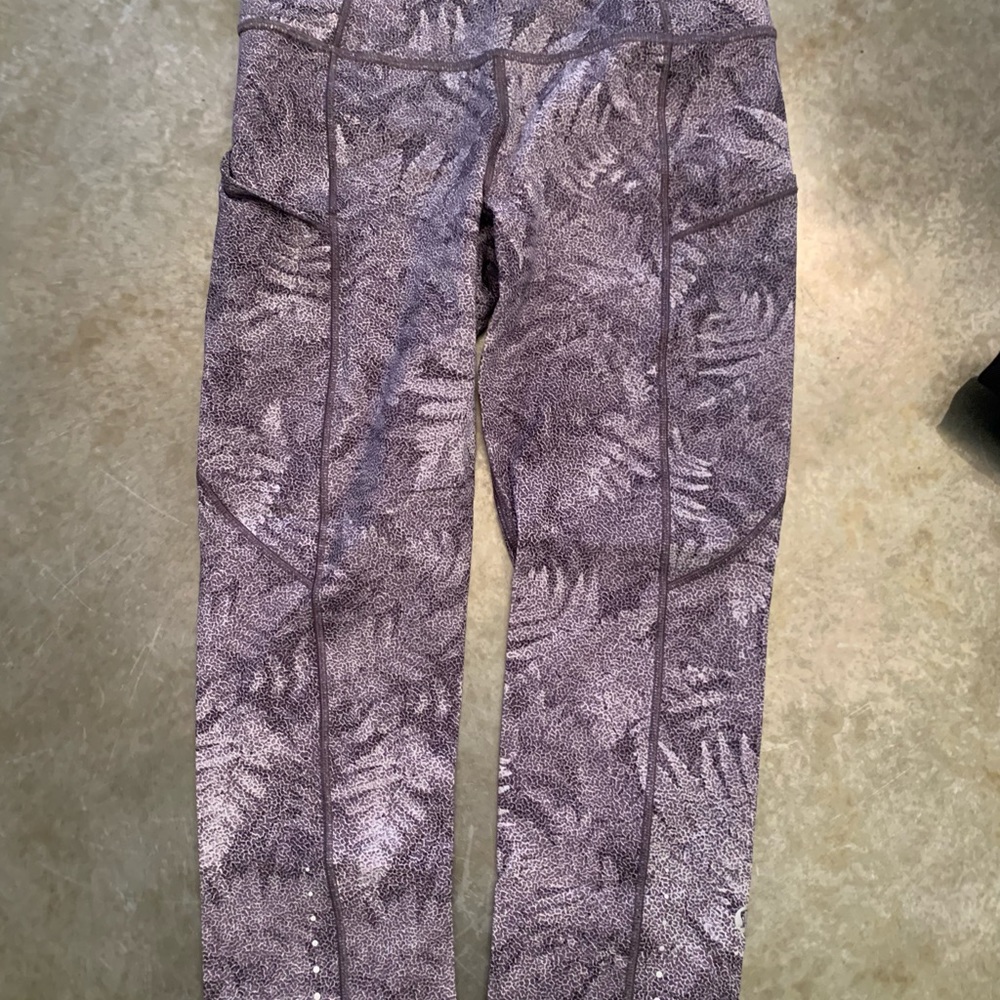 Lululemon - Picture 3 of 3